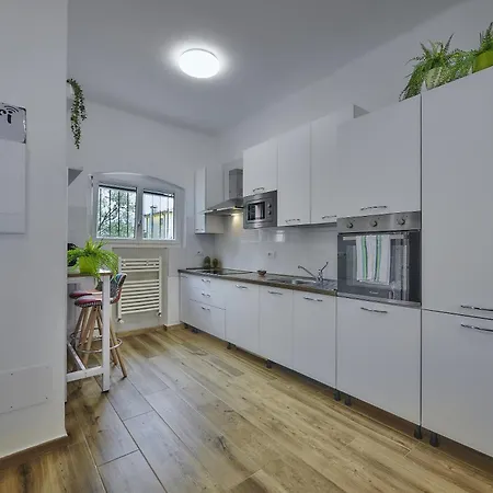Casa Giuditta With Air Conditioning And Pool Appartement